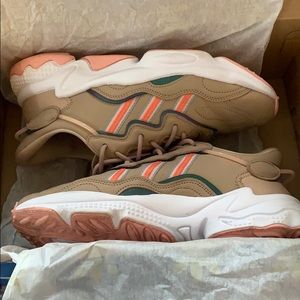 OZWEEGO adidas size 9 women’s